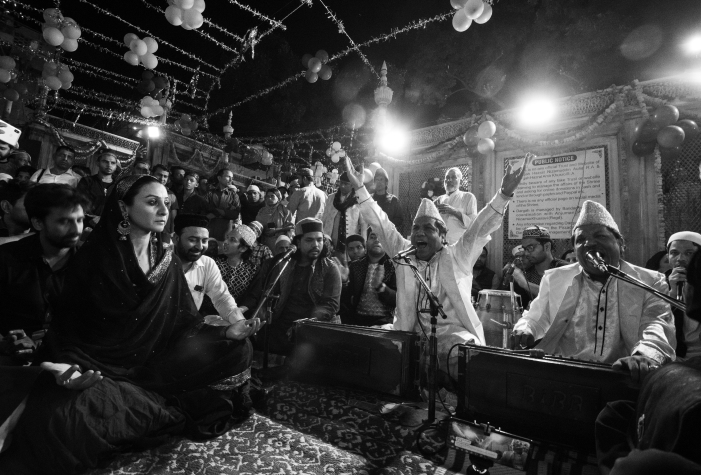 From a series of images across the country capturing the mood, energy, and fervor of Qawwali performances